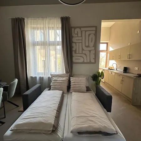 Rosenau In Herzens Apartment *